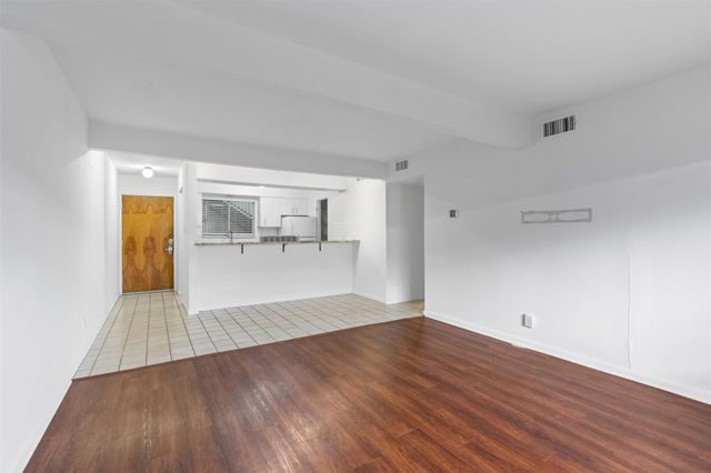 2208 Enfield RD 10500, Austin, TX 78703