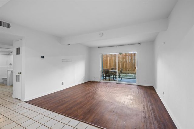 2208 Enfield RD 10500, Austin, TX 78703
