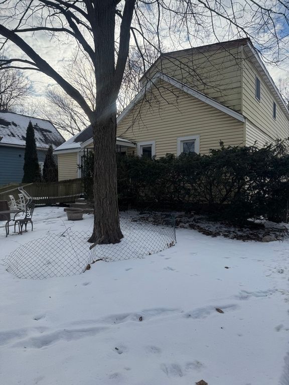 818 Bach Street, Northbrook, IL 60062