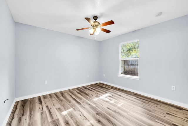 609 E Edney Avenue, Crestview, FL 32536