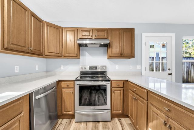 609 E Edney Avenue, Crestview, FL 32536