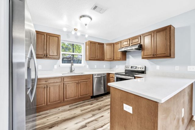 609 E Edney Avenue, Crestview, FL 32536