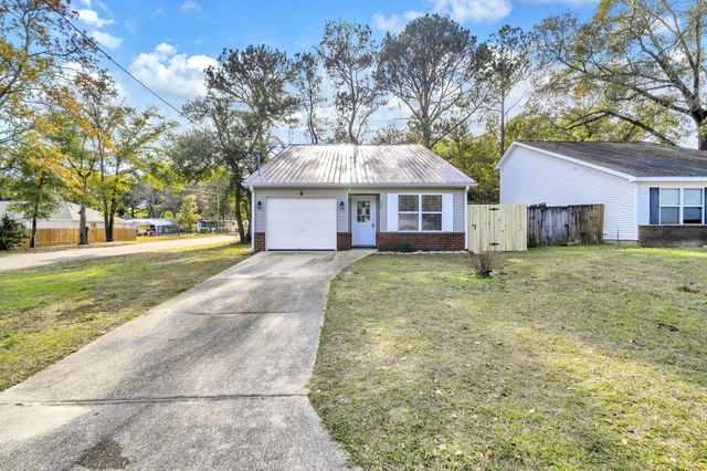609 E Edney Avenue, Crestview, FL 32536
