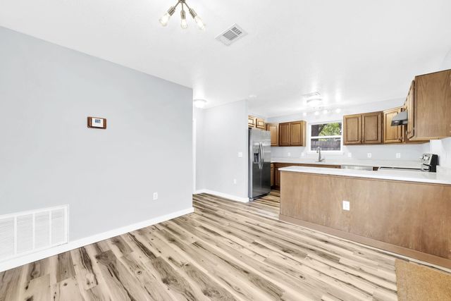 609 E Edney Avenue, Crestview, FL 32536