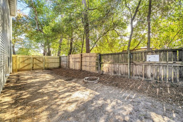 609 E Edney Avenue, Crestview, FL 32536