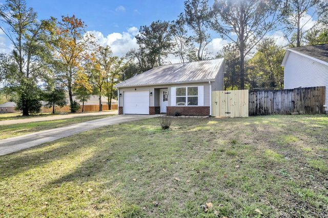 609 E Edney Avenue, Crestview, FL 32536