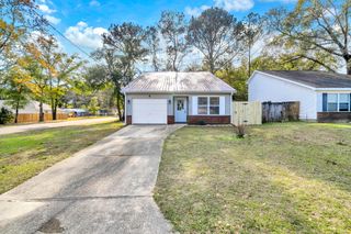 609 E Edney Avenue, Crestview, FL 32536