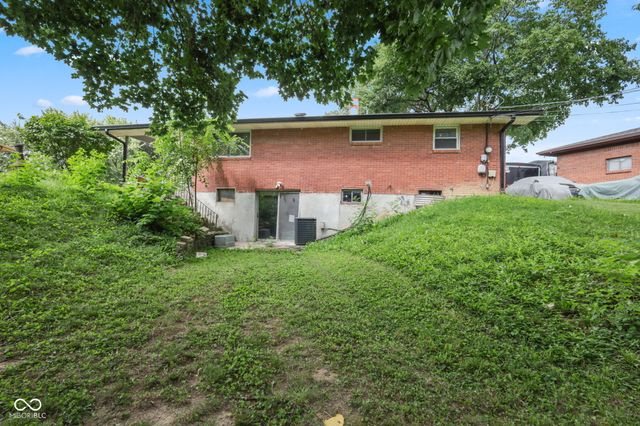 9 Kiefer Court, Beech Grove, IN 46107