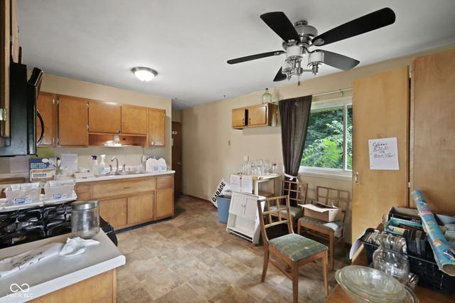 9 Kiefer Court, Beech Grove, IN 46107