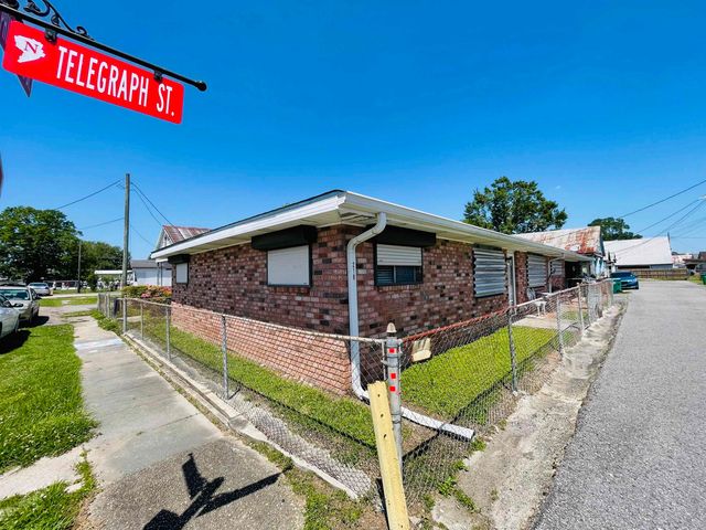 218 Telegraph, Napoleonville, LA 70390