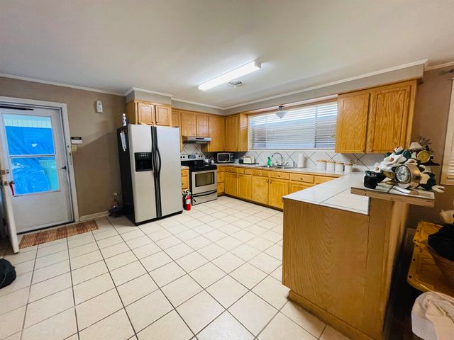 218 Telegraph, Napoleonville, LA 70390