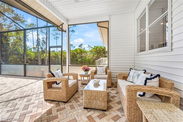 5790 Standing Oaks LN, Naples, FL 34119