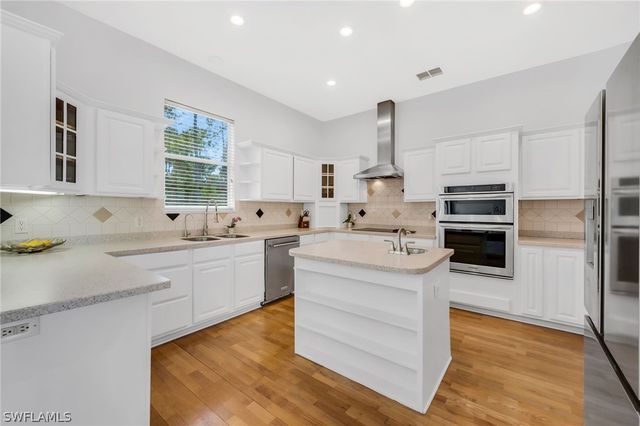 5790 Standing Oaks LN, Naples, FL 34119