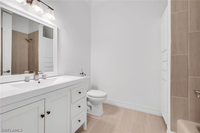 5790 Standing Oaks LN, Naples, FL 34119