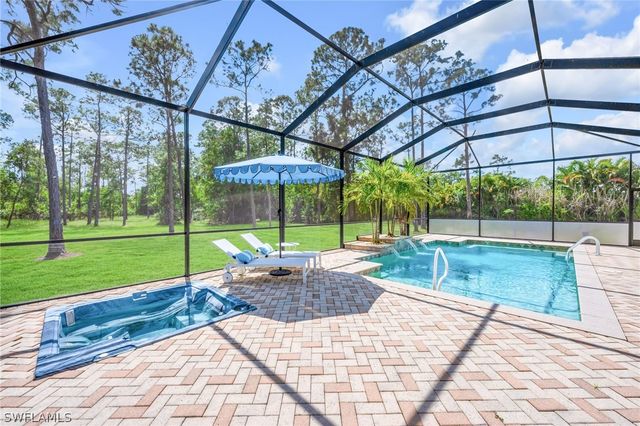 5790 Standing Oaks LN, Naples, FL 34119