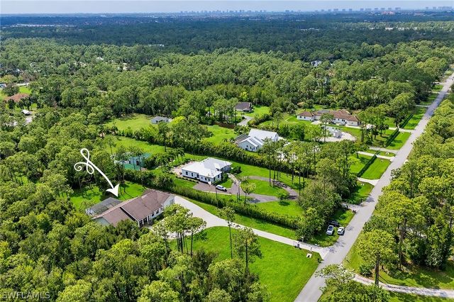 5790 Standing Oaks LN, Naples, FL 34119