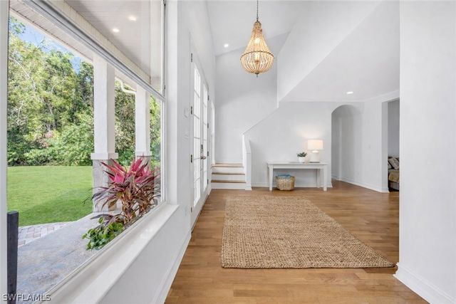 5790 Standing Oaks LN, Naples, FL 34119