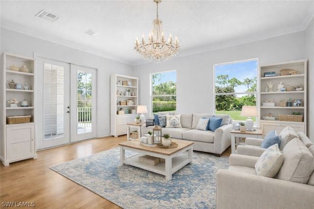 5790 Standing Oaks LN, Naples, FL 34119