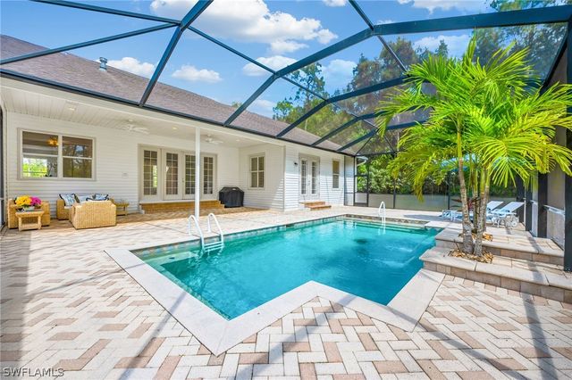 5790 Standing Oaks LN, Naples, FL 34119