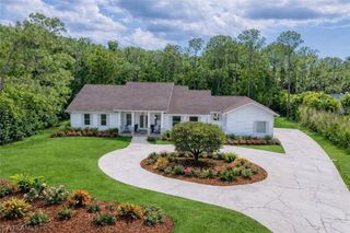 5790 Standing Oaks LN, Naples, FL 34119