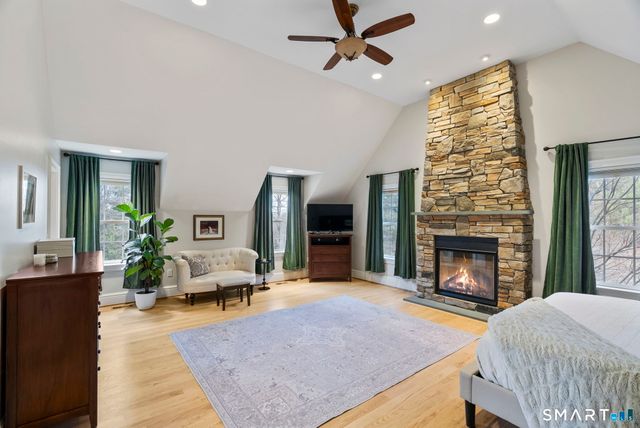 1197 Neipsic Road, Glastonbury, CT 06033