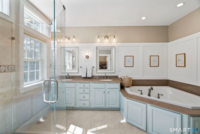 1197 Neipsic Road, Glastonbury, CT 06033