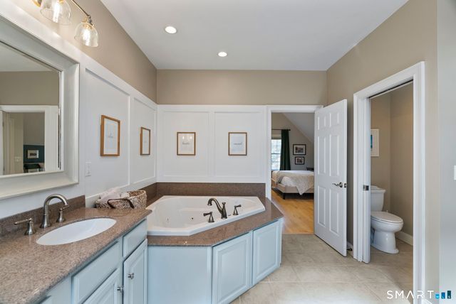 1197 Neipsic Road, Glastonbury, CT 06033