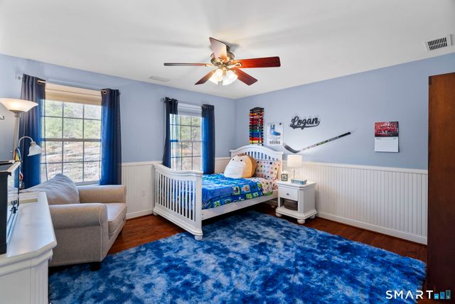 1197 Neipsic Road, Glastonbury, CT 06033