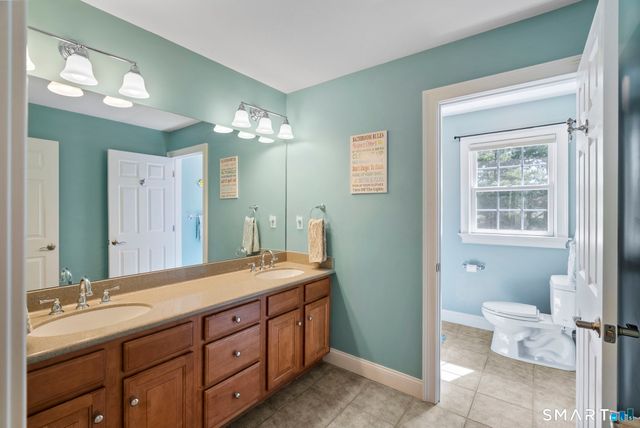 1197 Neipsic Road, Glastonbury, CT 06033