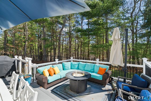 1197 Neipsic Road, Glastonbury, CT 06033