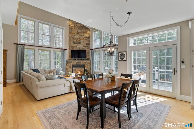 1197 Neipsic Road, Glastonbury, CT 06033