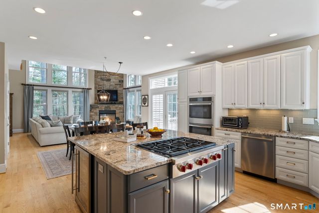 1197 Neipsic Road, Glastonbury, CT 06033