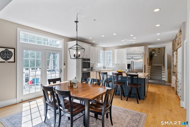 1197 Neipsic Road, Glastonbury, CT 06033