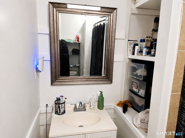 458 First Avenue, West Haven, CT 06516