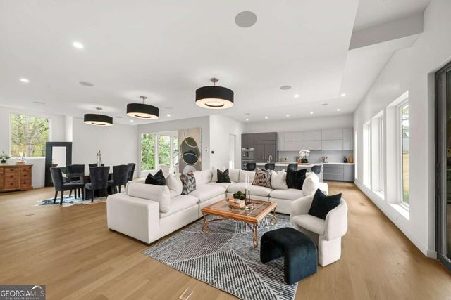 1260 Kingsley Circle NE, Atlanta, GA 30324