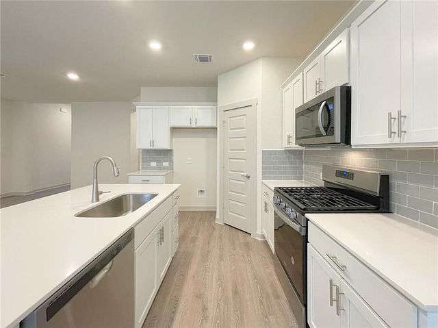 10501 Defender TRL, Austin, TX 78754