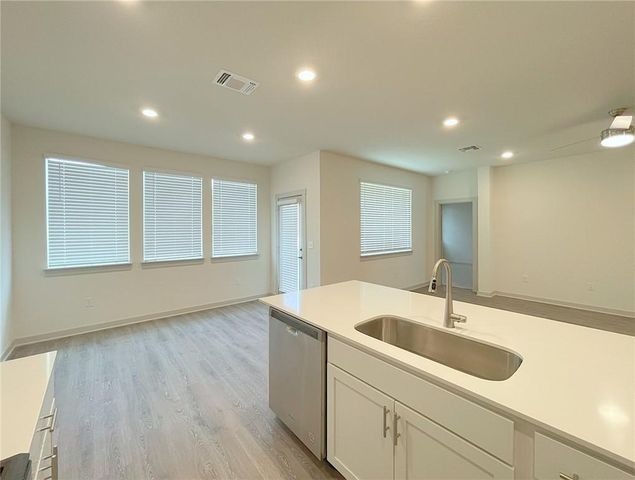 10501 Defender TRL, Austin, TX 78754