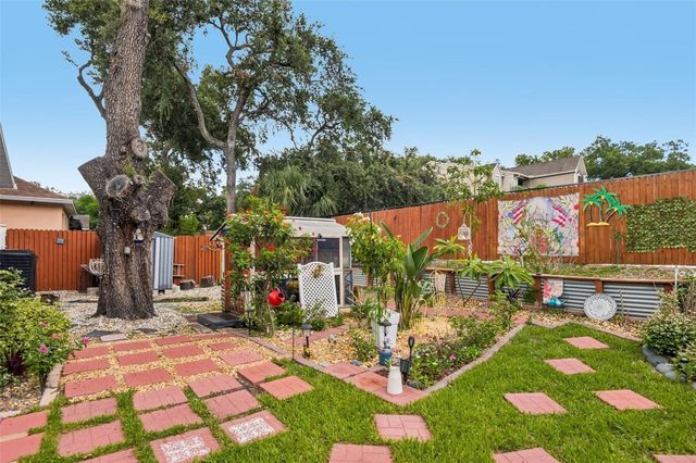 8709 BUSCH OAKS STREET, Tampa, FL 33617