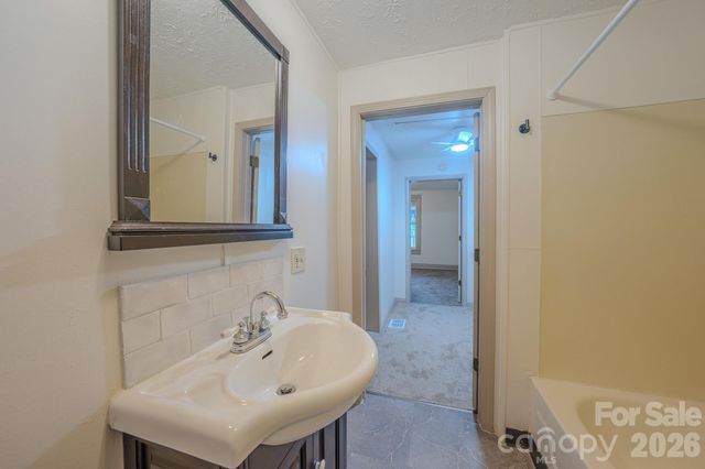 298 State Street, Asheville, NC 28806