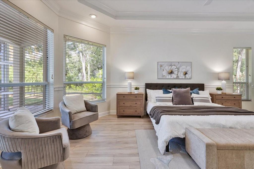 Image 22 of property listing at 9814 EMERALD LINKS DRIVE, Tampa, FL 33626