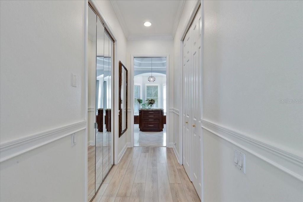 Image 24 of property listing at 9814 EMERALD LINKS DRIVE, Tampa, FL 33626