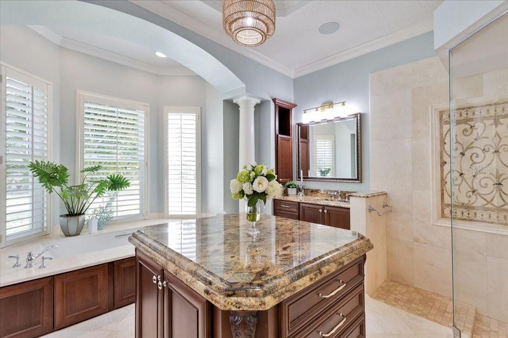 Image 26 of property listing at 9814 EMERALD LINKS DRIVE, Tampa, FL 33626