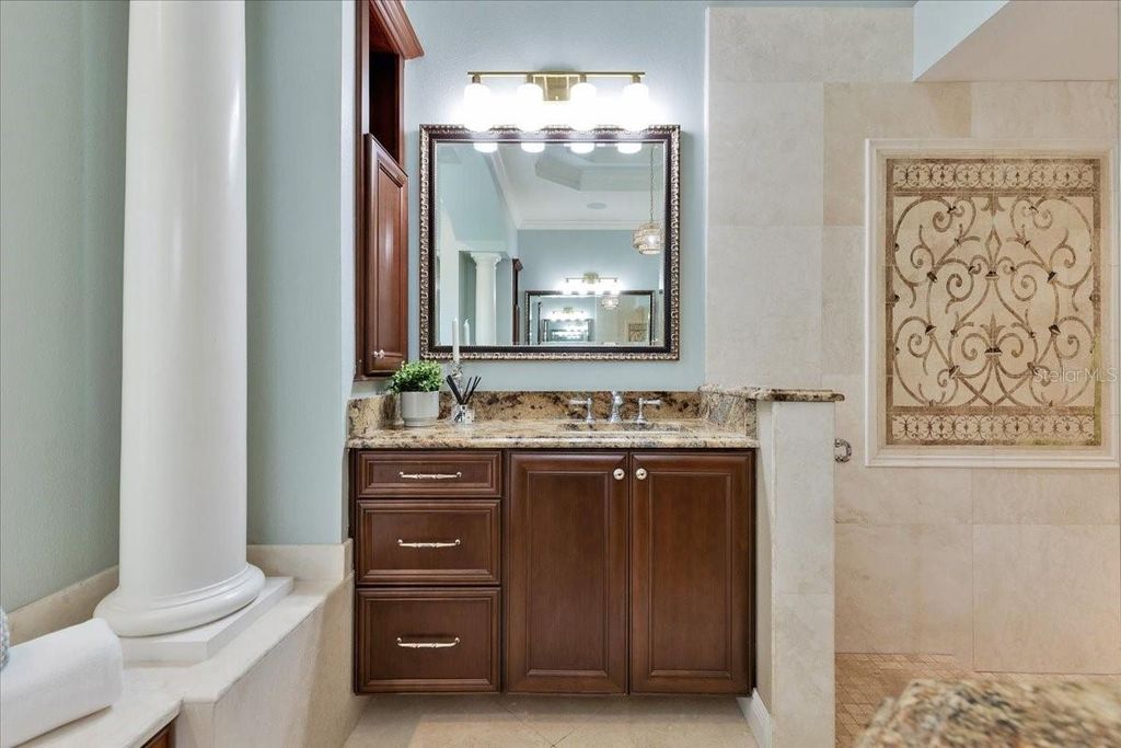 Image 27 of property listing at 9814 EMERALD LINKS DRIVE, Tampa, FL 33626