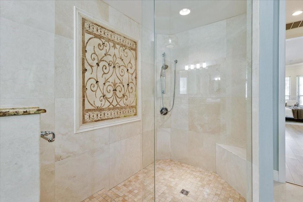 Image 29 of property listing at 9814 EMERALD LINKS DRIVE, Tampa, FL 33626