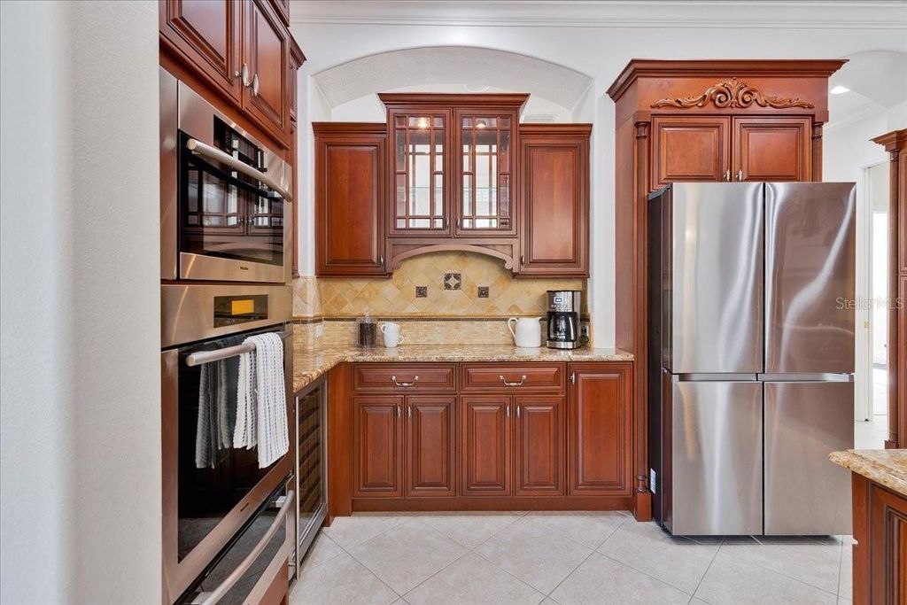 Image 37 of property listing at 9814 EMERALD LINKS DRIVE, Tampa, FL 33626