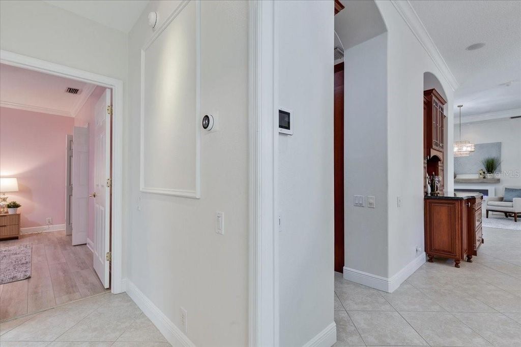 Image 45 of property listing at 9814 EMERALD LINKS DRIVE, Tampa, FL 33626