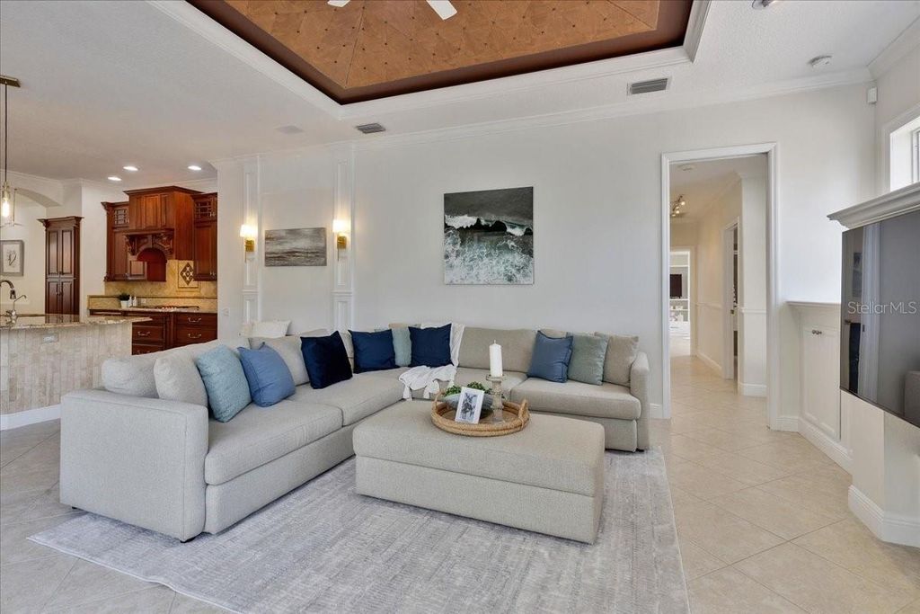 Image 53 of property listing at 9814 EMERALD LINKS DRIVE, Tampa, FL 33626