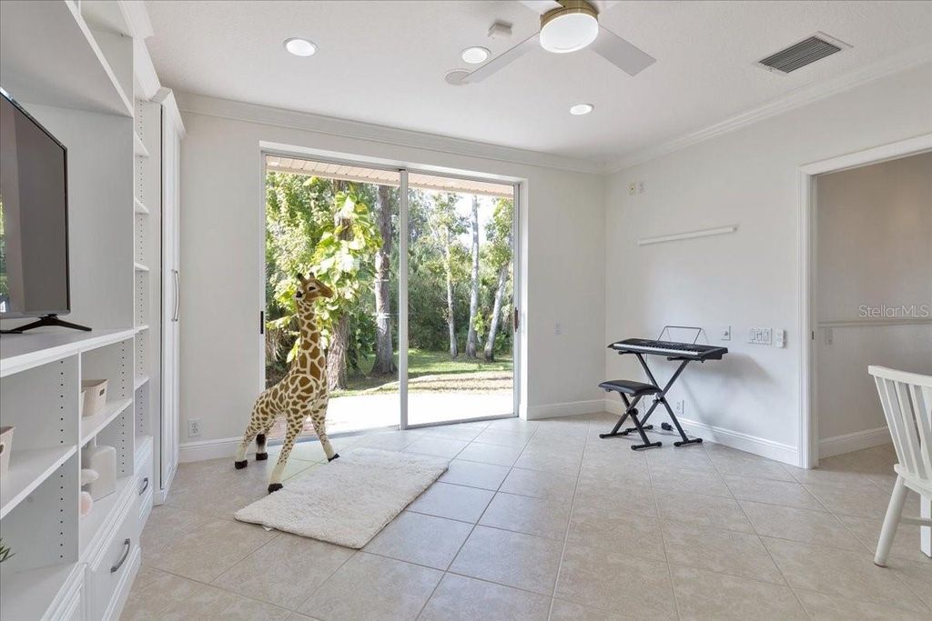 Image 63 of property listing at 9814 EMERALD LINKS DRIVE, Tampa, FL 33626
