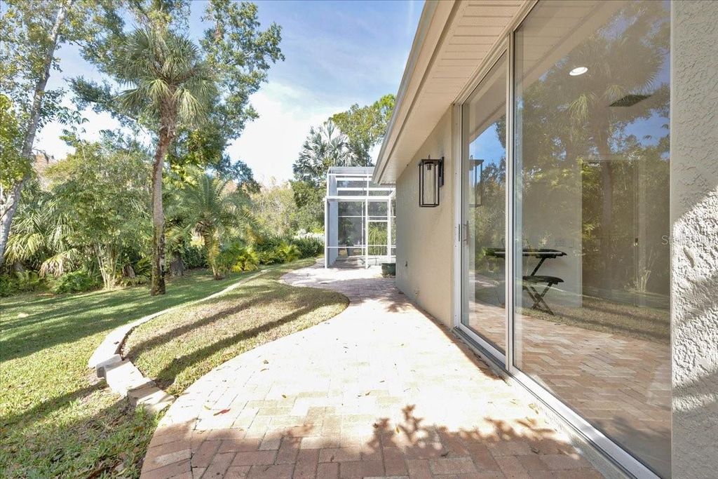 Image 64 of property listing at 9814 EMERALD LINKS DRIVE, Tampa, FL 33626