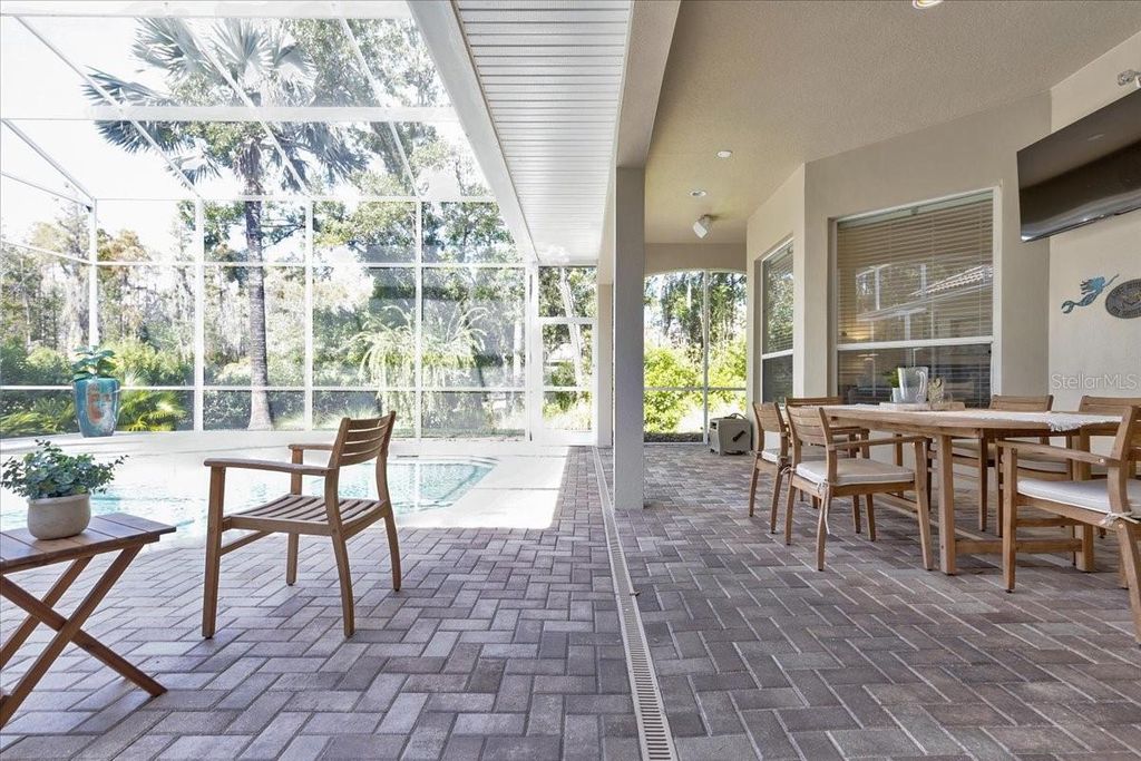 Image 67 of property listing at 9814 EMERALD LINKS DRIVE, Tampa, FL 33626